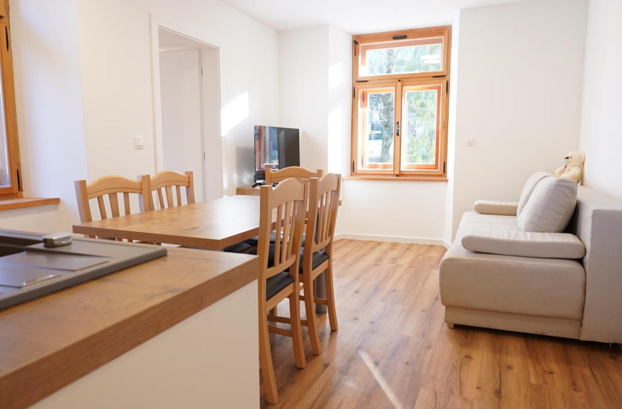 Metropolitana's Zois Appartement